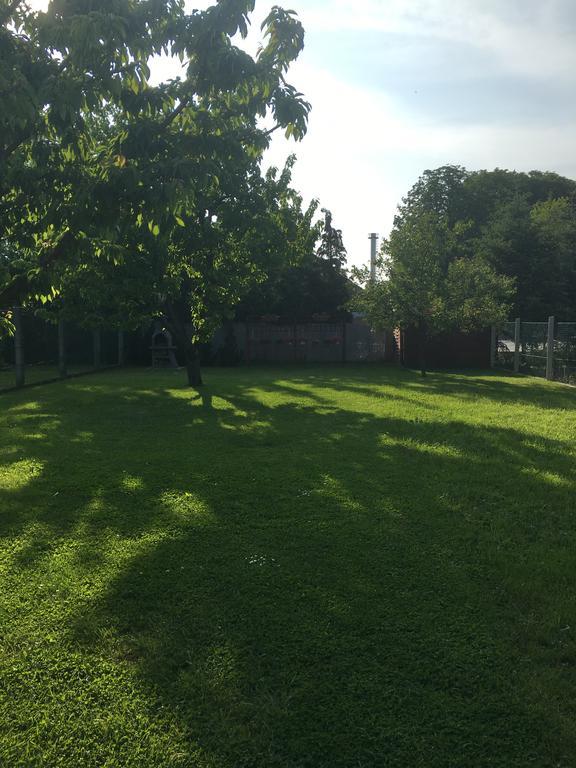 Kristaly Apartmanhaz Шарвар Экстерьер фото