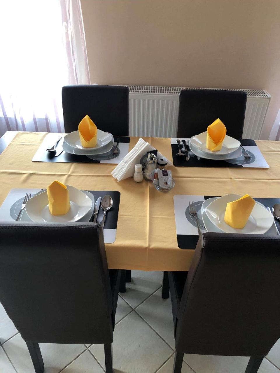 Kristaly Apartmanhaz Шарвар Экстерьер фото