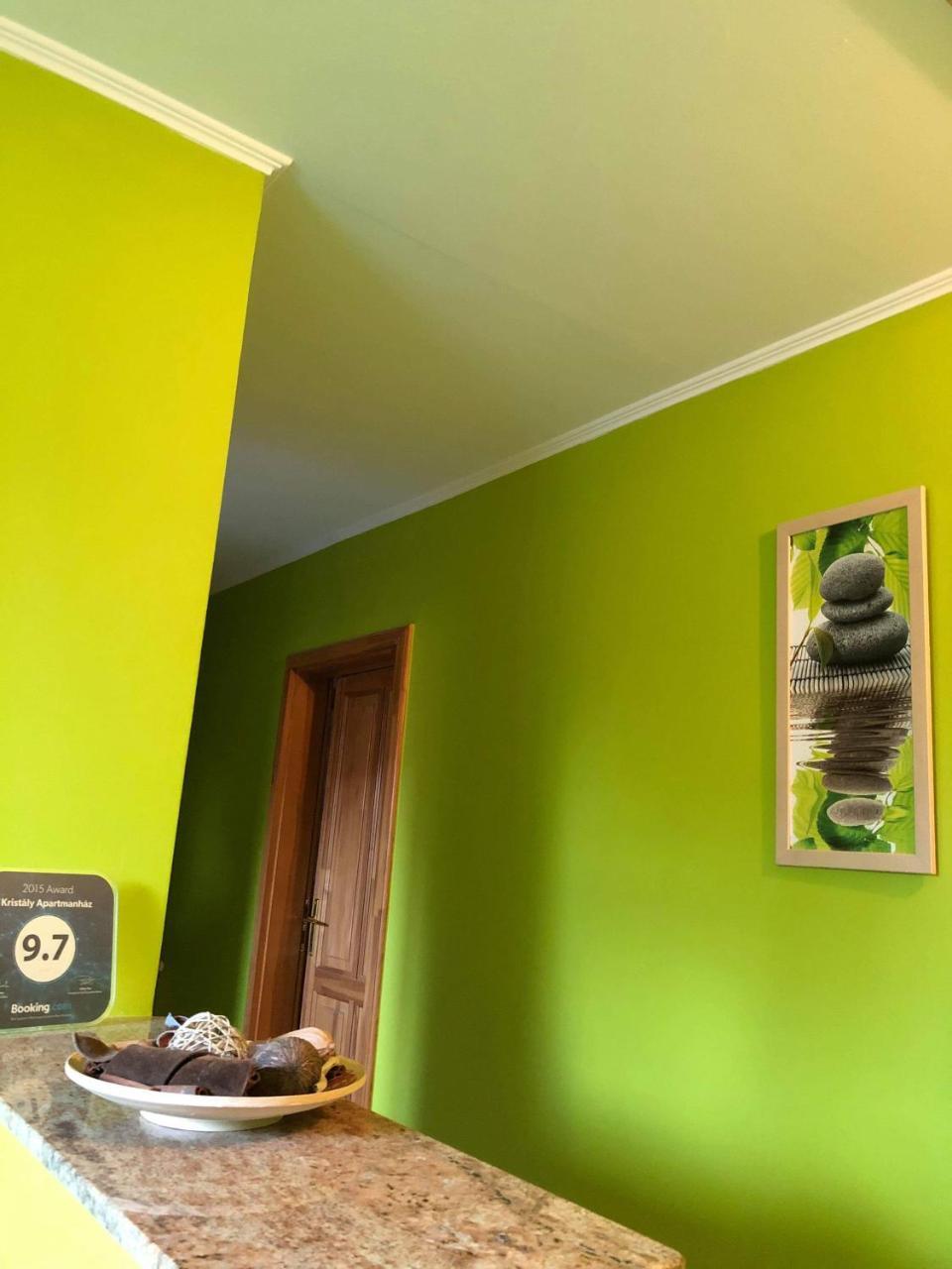 Kristaly Apartmanhaz Шарвар Экстерьер фото