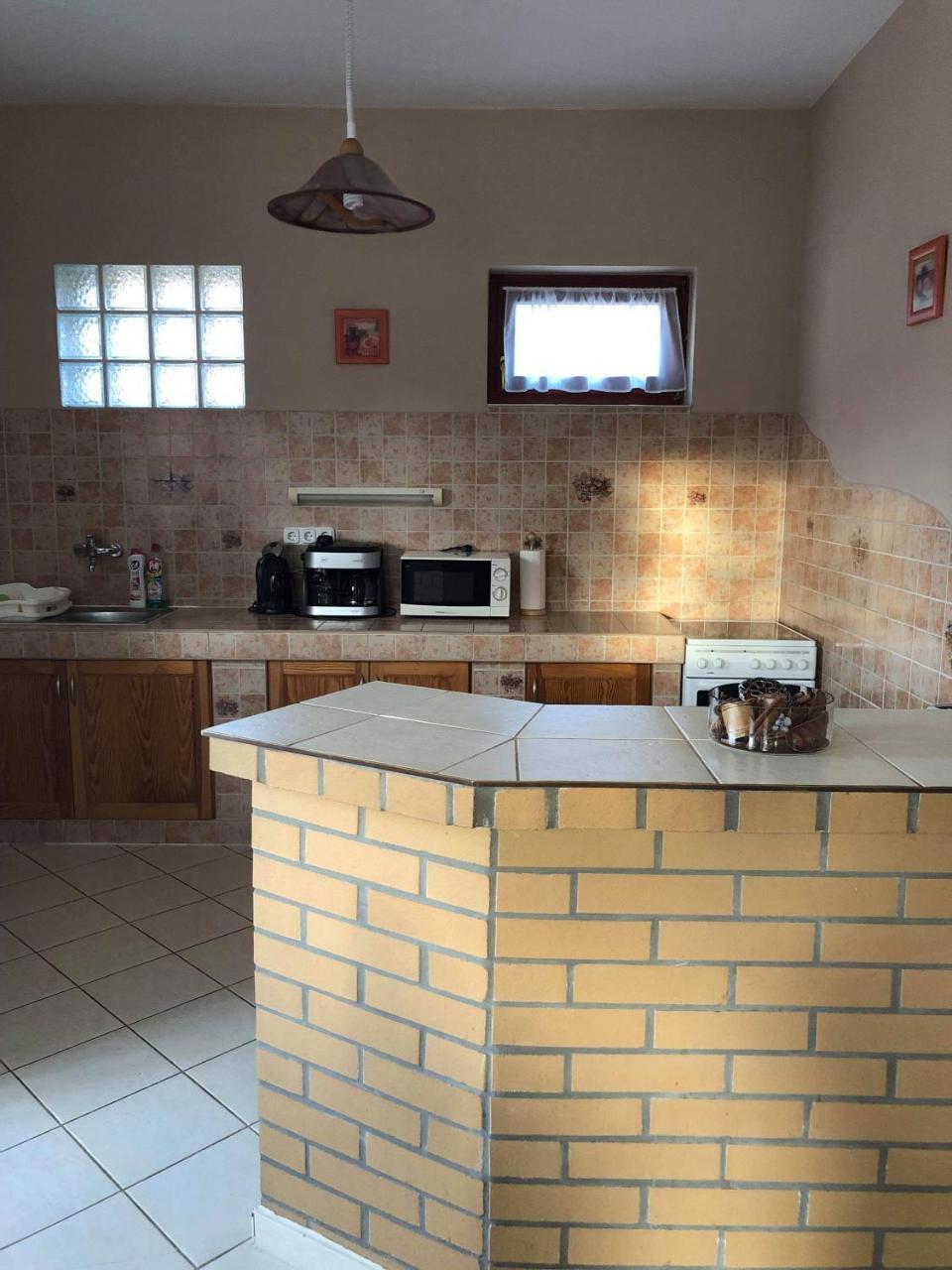 Kristaly Apartmanhaz Шарвар Экстерьер фото