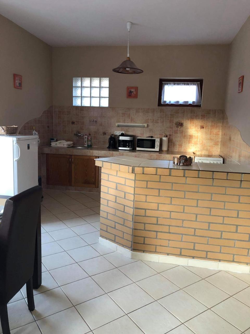 Kristaly Apartmanhaz Шарвар Экстерьер фото